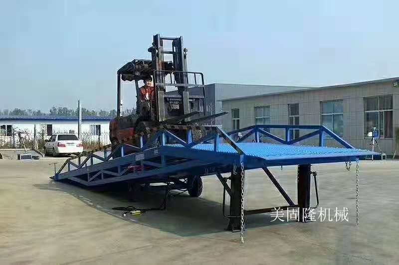 伊春移动式登车桥价格